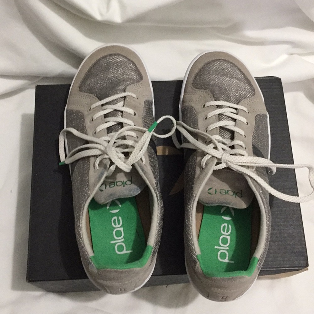 PLAE Women’s shoe size 7.5